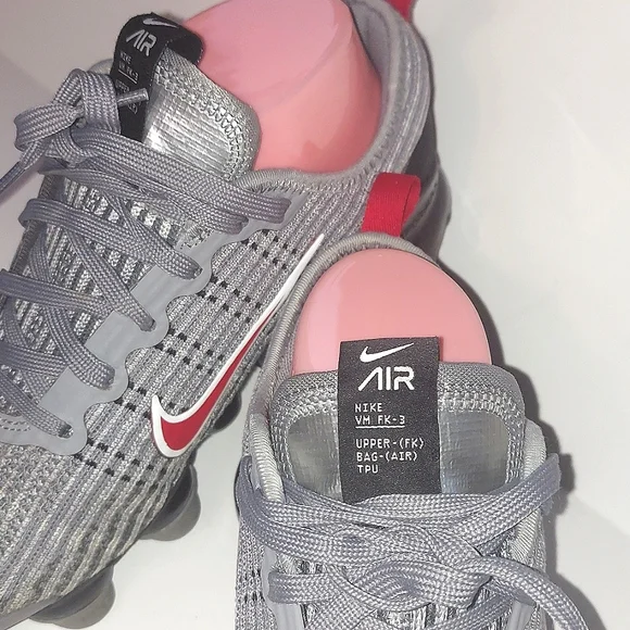 Boy's Youth or Women's Nike Vapormax - Picture 7 of 9